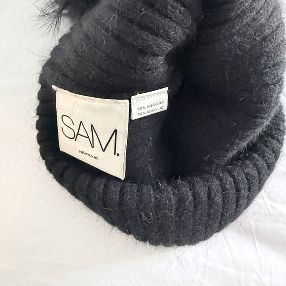 SAM Black Beanie with Fur Pom - Picture 3 of 3